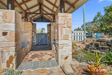 Property photo of 2302 Wynnum Road Wynnum QLD 4178