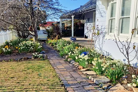 12 John St, Uralla, NSW 2358