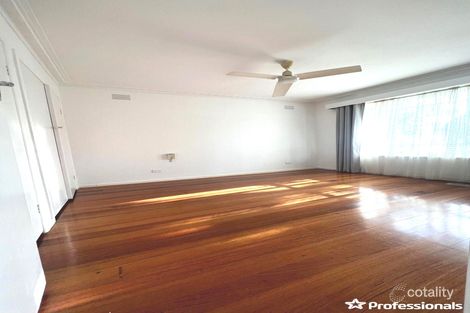Property photo of 13 Yarmouth Avenue St Albans VIC 3021