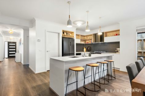 Property photo of 6 Yamba Close Cranbourne North VIC 3977