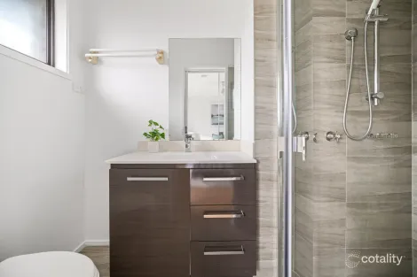 Property photo of 100 Lyrebird Drive Carrum Downs VIC 3201