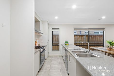 Property photo of 104 Grassbird Drive Point Cook VIC 3030