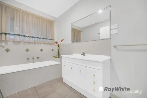 Property photo of 1 Carrington Place Berwick VIC 3806