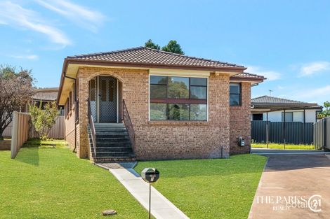 7 Ash Cl, Bossley Park, NSW 2176