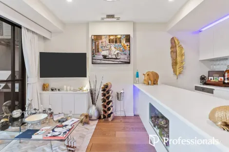 Property photo of 205/15 Small Street Hampton VIC 3188