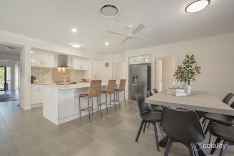 Property photo of 8 Winpara Drive Kirkwood QLD 4680