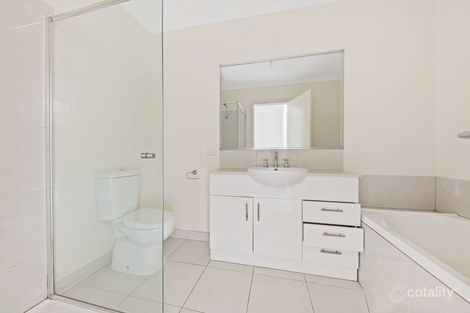 Property photo of 2 Kai Close Caroline Springs VIC 3023