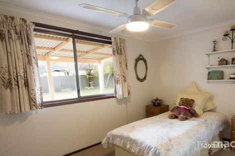 Property photo of 5 Buronga Drive Springdale Heights NSW 2641