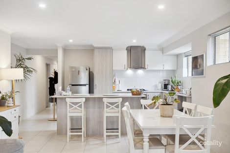 Property photo of 2/2 Redheart Road Carramar WA 6031