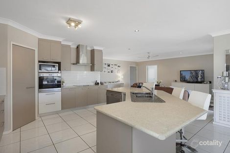 Property photo of 24 Seaway Parade Toogoom QLD 4655