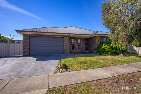 Property photo of 17 Settlers Drive Kialla VIC 3631