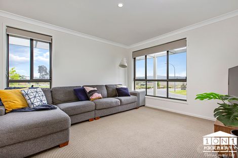 Property photo of 4 Bulbul Crescent Fletcher NSW 2287