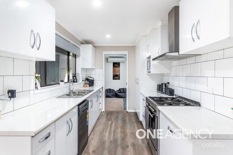 Property photo of 1 Telopea Crescent Lake Albert NSW 2650