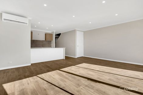 Property photo of 10 Furphy Walk Kalkallo VIC 3064