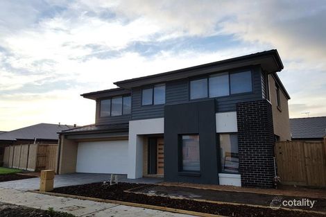 19 Sundew Ave, Cranbourne East, VIC 3977