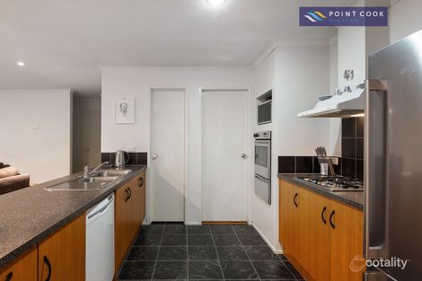 Property photo of 20 Hollington Crescent Point Cook VIC 3030