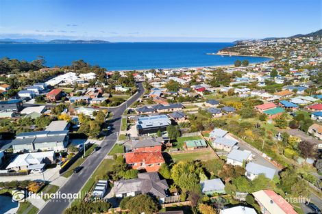 4 Wells Pde, Blackmans Bay, TAS 7052