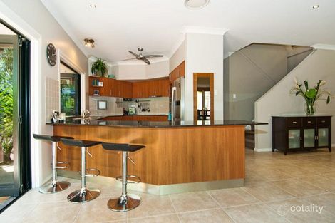 Property photo of 14 Fitzalan Circuit Arundel QLD 4214