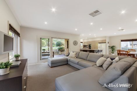 Property photo of 4 Regency Terrace Warranwood VIC 3134