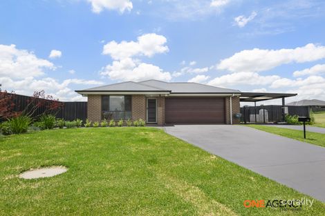39 Burbank Cres, Hunterview, NSW 2330