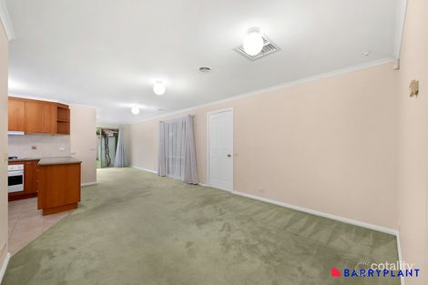 Property photo of 25 Island Place Mill Park VIC 3082