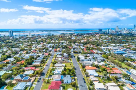 Property photo of 10 Third Avenue Labrador QLD 4215