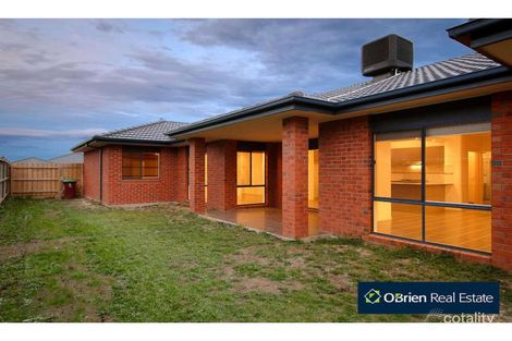 Property photo of 3 Bushranger Boulevarde Cranbourne East VIC 3977