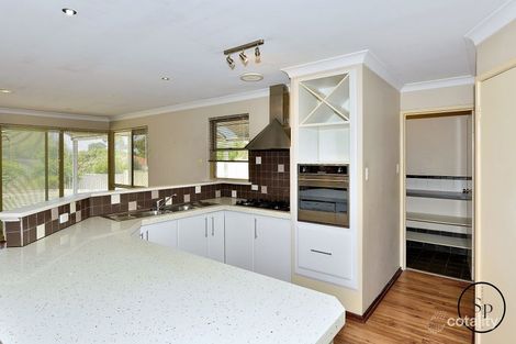 10 Yorrell Pl, Halls Head, WA 6210