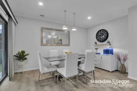 Property photo of 38 Charleston Chase Berwick VIC 3806