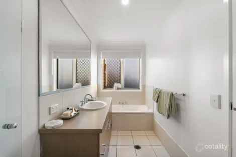 Property photo of 6 Wallum Close Carseldine QLD 4034