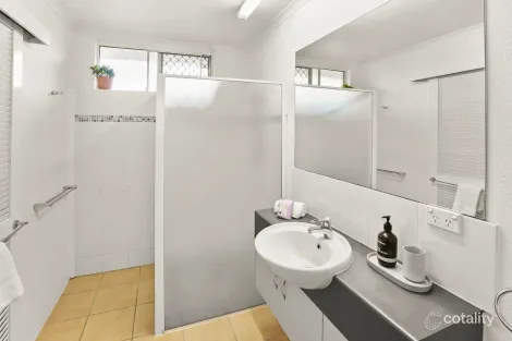 Property photo of 65 Guide Street Clifton Beach QLD 4879