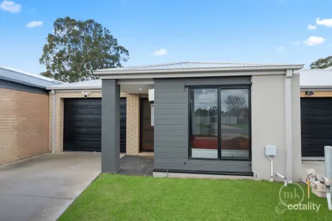 102 Hamilton St, Kilmore, VIC 3764