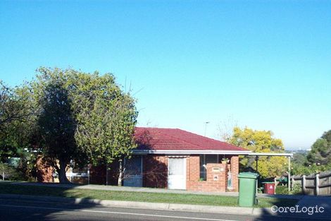 Property photo of 18 Ravenhill Crescent Endeavour Hills VIC 3802
