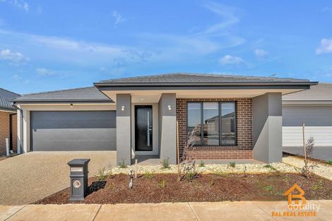18 Houston Dr, Thornhill Park, VIC 3335