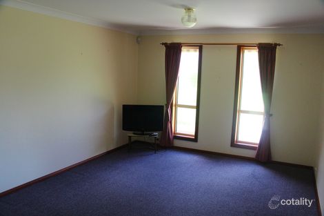 Property photo of 27 McNarry Place Young NSW 2594