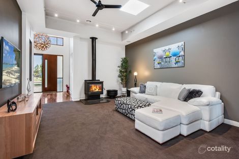 Property photo of 12 Booth Place Pakenham VIC 3810