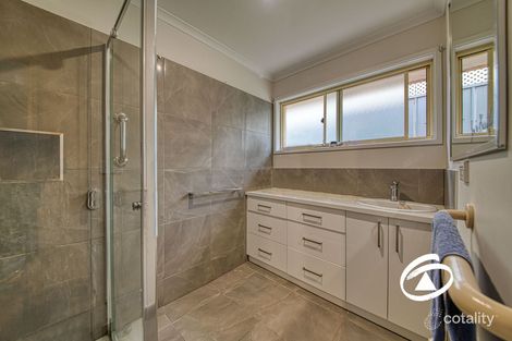 Property photo of 8 Aberdeen Heights Pakenham VIC 3810