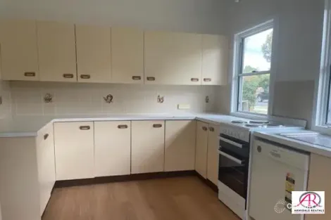 Property photo of 39 Taylor Street Armidale NSW 2350