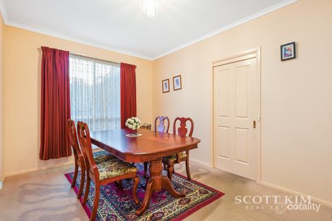 Property photo of 4 Clarke Place Mount Waverley VIC 3149