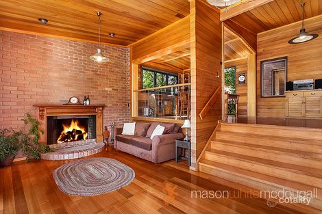 Property photo of 34 Sunnyside Crescent Wattle Glen VIC 3096