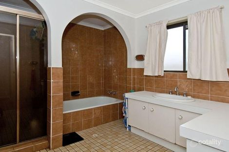Property photo of 28 Yorkshire Crescent Mount Warren Park QLD 4207