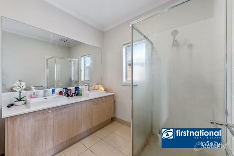 Property photo of 5 Stoneleigh Circuit Williams Landing VIC 3027