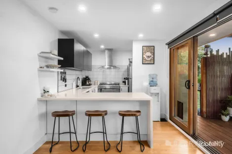 Property photo of 2 Buggyride Lane Chirnside Park VIC 3116