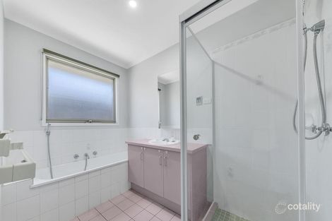 Property photo of 10 John Flynn Court Hoppers Crossing VIC 3029