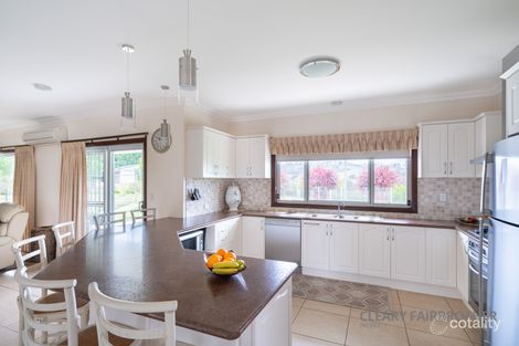 Property photo of 39 McLennan Close Robin Hill NSW 2795