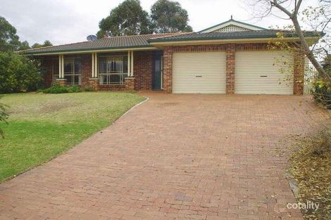 70 Donalbain Cct, Rosemeadow, NSW 2560