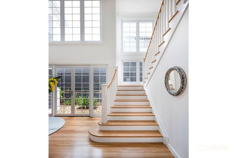 20 Lomandra Ct, Indooroopilly, QLD 4068