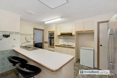 Property photo of 4 Grady Close Mill Park VIC 3082