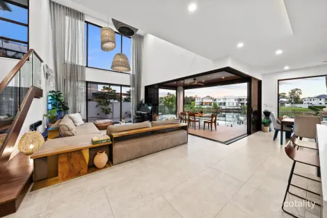 Property photo of 93 Serenity Boulevard Helensvale QLD 4212