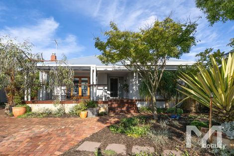 8 Darling St, White Gum Valley, WA 6162